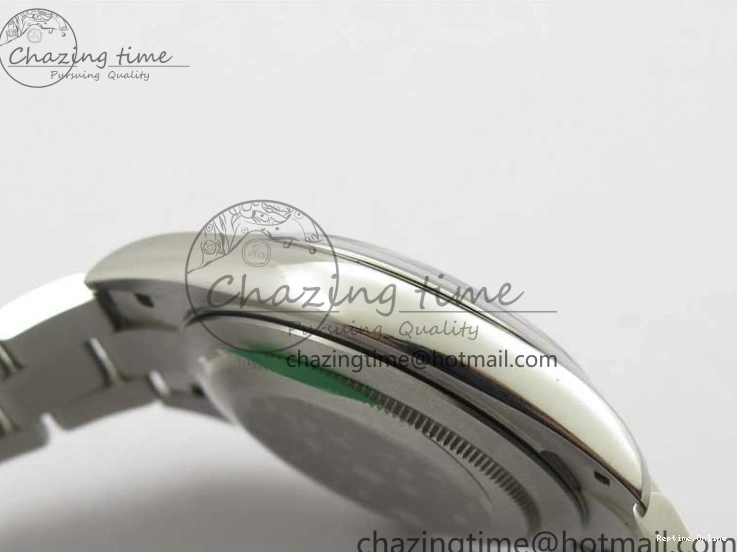 1226 Casual Oyster Perpetual 41mm 124300 EWF Best Edition Red Dial on SS Bracelet A 2856